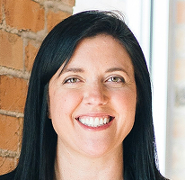 Foto de Sophie Hartwell, líder da equipe de atendimento ao cliente no suporte